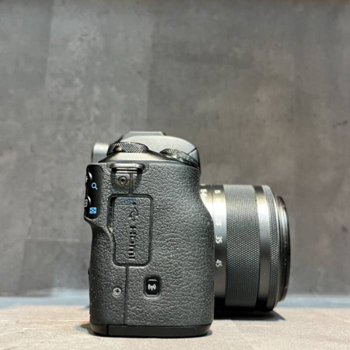 دوربین دست دوم بدون آینه کانن Canon EOS M50 kit 15-45mm black (4000 شات)