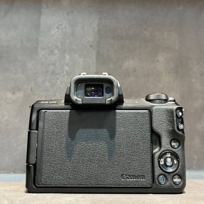 دوربین دست دوم بدون آینه کانن Canon EOS M50 kit 15-45mm black (4000 شات)