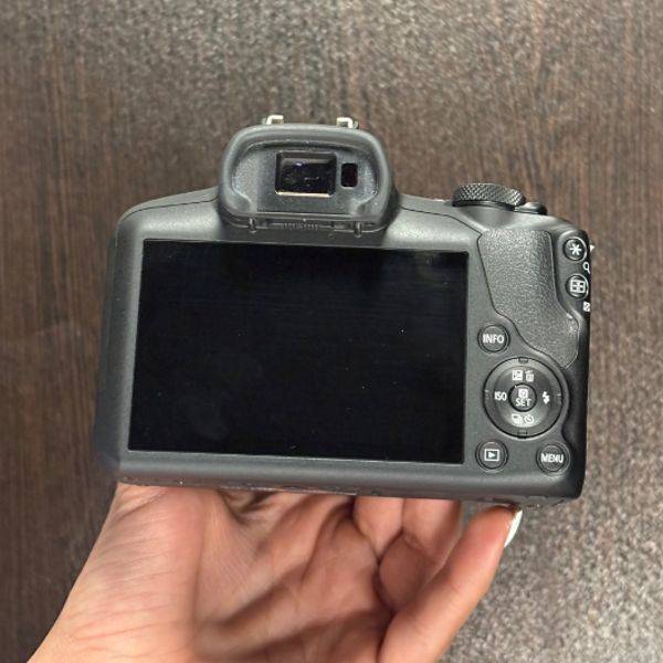 دوربین دست دوم بدون آینه کانن Canon EOS R100 18-45mm (1000 شات)