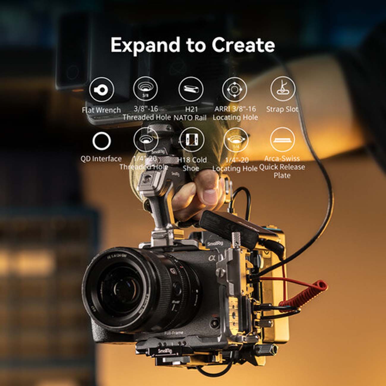 نمای کاربردی از کیت کیج اسمال ریگ SmallRig HawkLock Quick Release Advanced Cage Kit for Sony FX3 and
