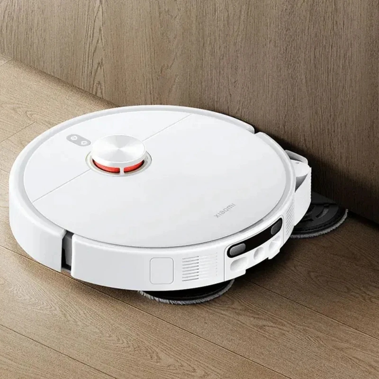 عکس در حال استفاده از جارو رباتیک شیائومی Xiaomi H50 Pro Robot Vacuum