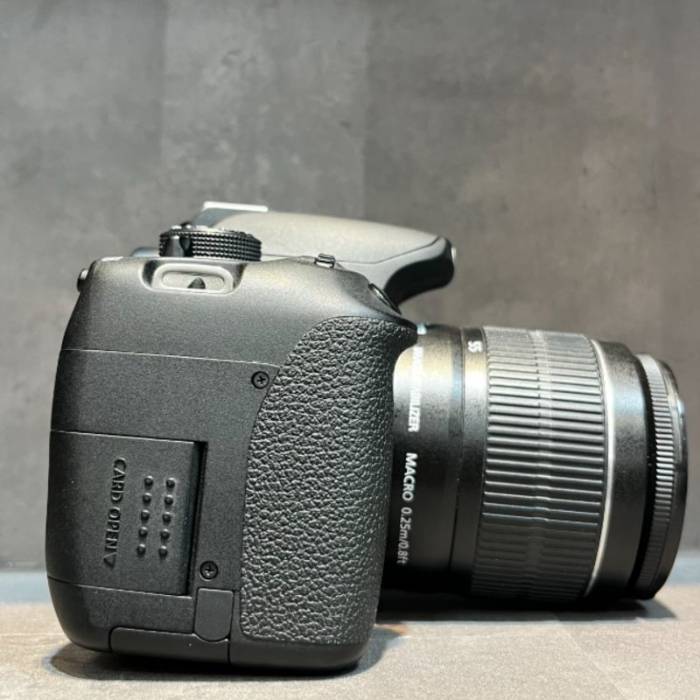 دوربین دست دوم Canon EOS 700D Kit 18-55mm f/3.5-5.6 IS ii (2000 شات)