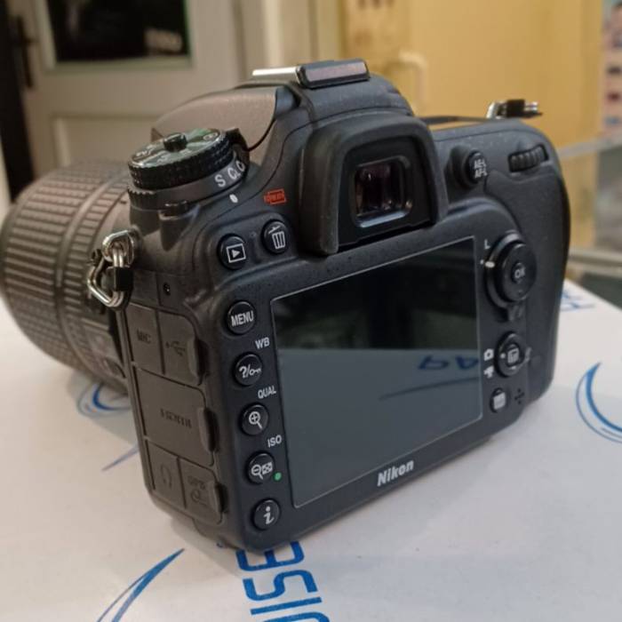 دوربین دست دوم نیکون Nikon D7100 Kit 18-140mm f/3.5-5.6 G VR (3372 شات)