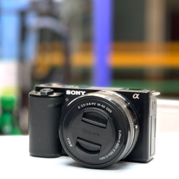 دوربین کانن دست دوم Sony ZV-E10 Mirrorless Camera kit 16-50mm (1070 شات)