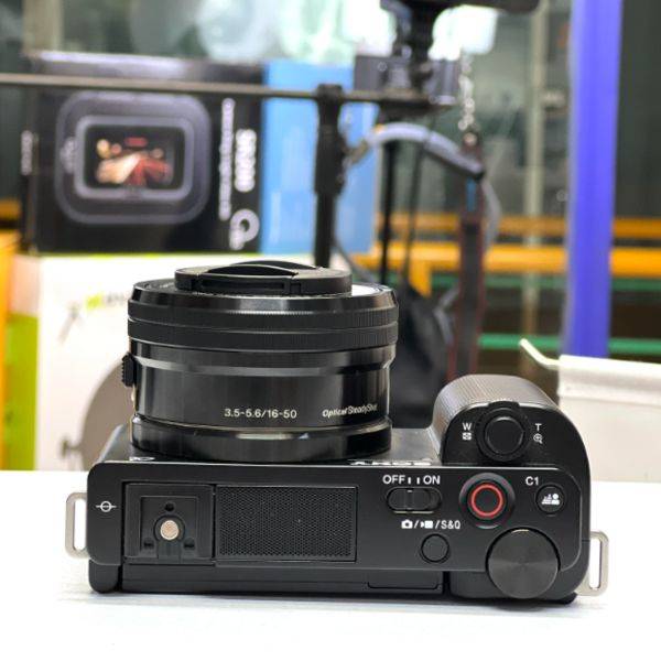 دوربین کانن دست دوم Sony ZV-E10 Mirrorless Camera kit 16-50mm (1070 شات)