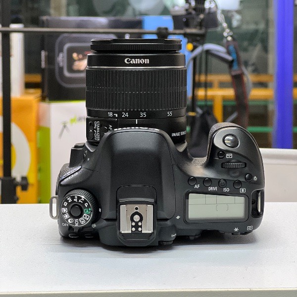 دوربین عکاسی کانن دست دوم Canon EOS 80D Kit 18-55mm f/3.5-5.6 IS STM (49000 شات)