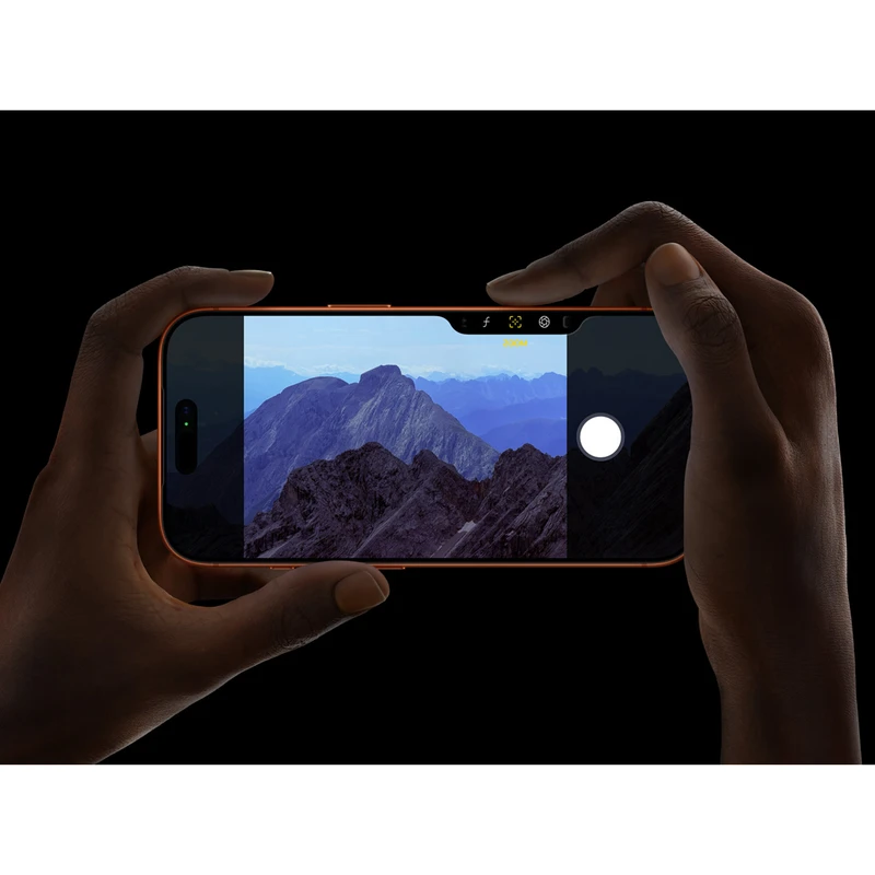 عکس در حال استفاده از گوشی موبایل آیفون Apple Iphone 17 Pro 256GB ZA/A