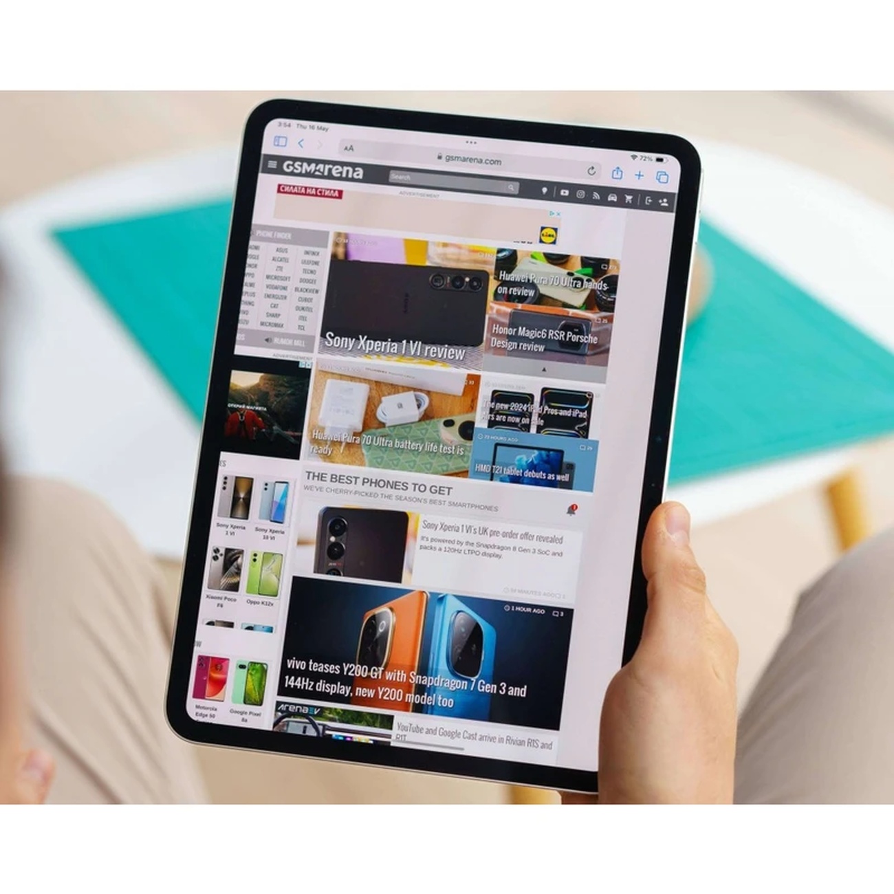 عکس در حال استفاده از آیپد پرو Apple IPad Pro M5 256GB 11inch