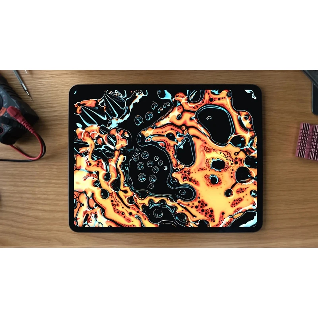 عکس در حال استفاده از آیپد پرو Apple IPad Pro M4 256GB 11inch