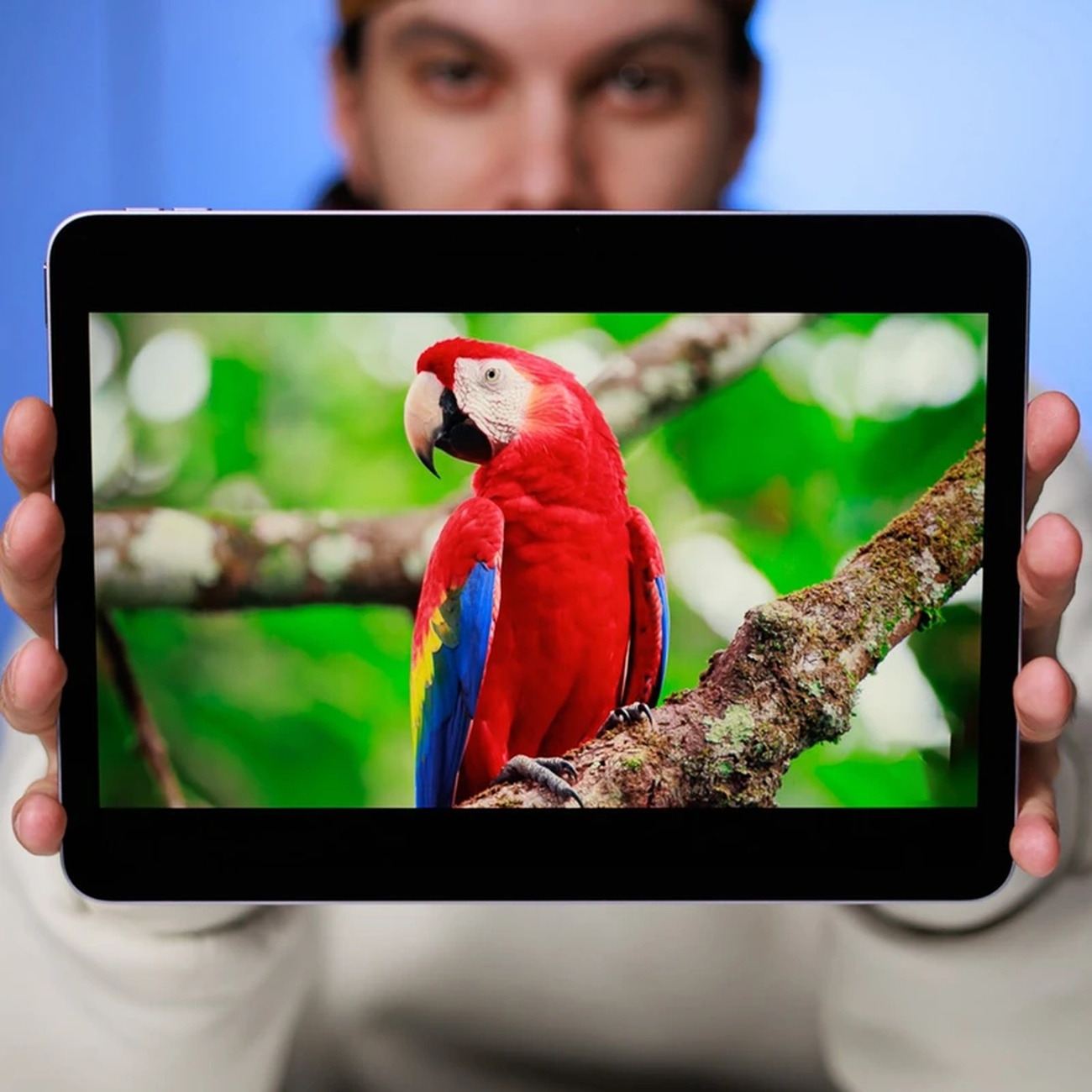 عکس در حال استفاده از آیپد ایر Apple IPad Air M3 256GB 11inch