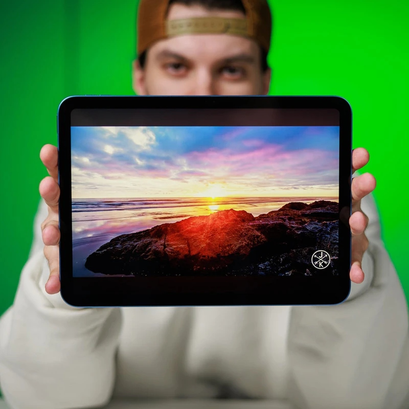 عکس در حال استفاده از آیپد ایر Apple IPad Air 16 128GB 11inch