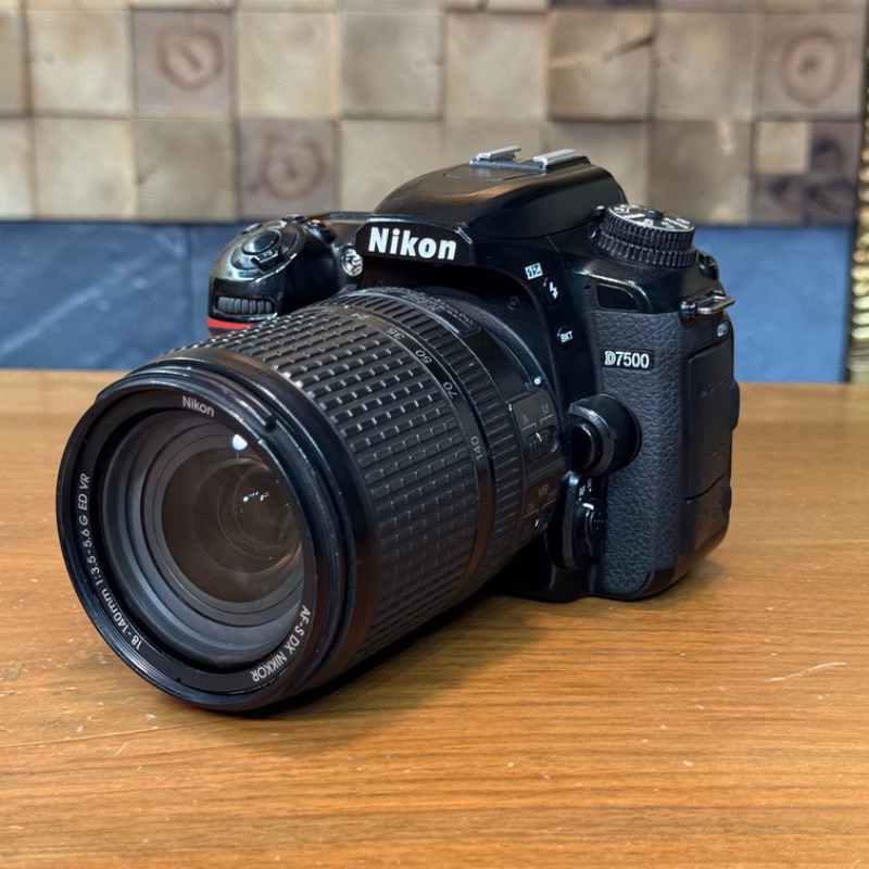 دوربین دست دوم عکاسی نیکون Nikon D7500 Kit 18-140mm f/3.5-5.6 G VR (185000 شات)