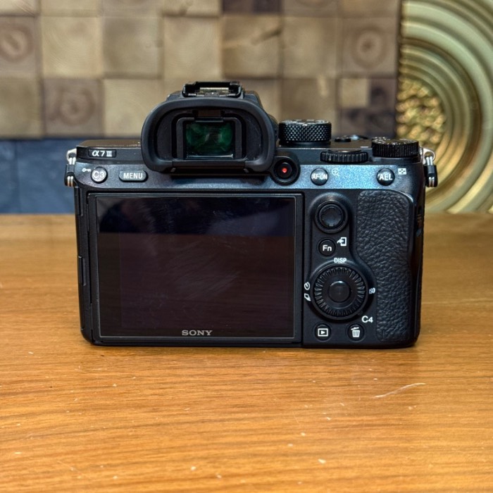دوربین دست دوم بدون آینه سونی Sony a7 III Mirrorless Camera Body (155000 شات)