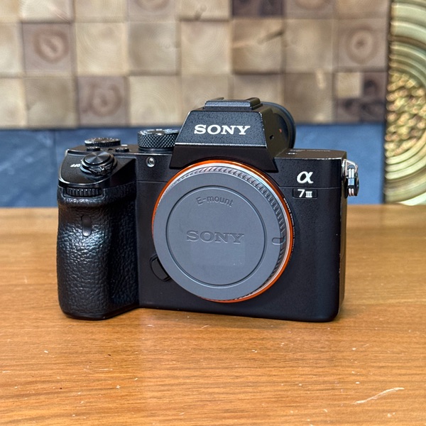 دوربین دست دوم بدون آینه سونی Sony a7 III Mirrorless Camera Body (7000 شات)