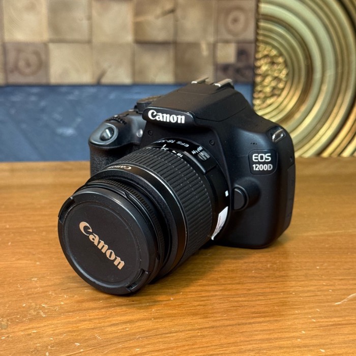 دوربین دست دوم عکاسی کانن Canon EOS 1200D ‌Kit 18-55mm f/3.5-5.6 III (20000 شات)