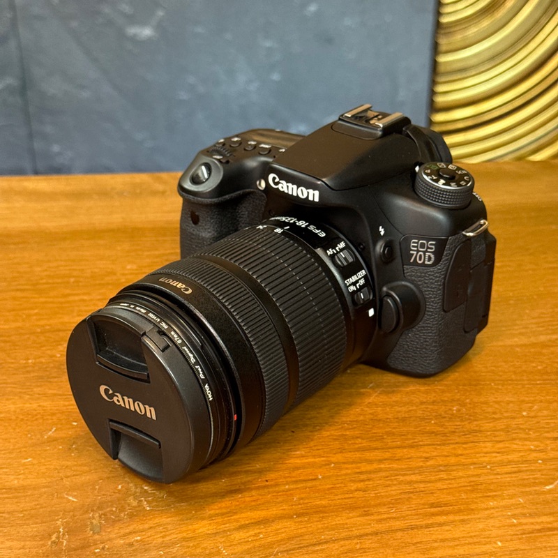 دوربین دست دوم عکاسی کانن Canon EOS 70D Kit 18-135mm f/3.5-5.6 IS STM (6900 شات)