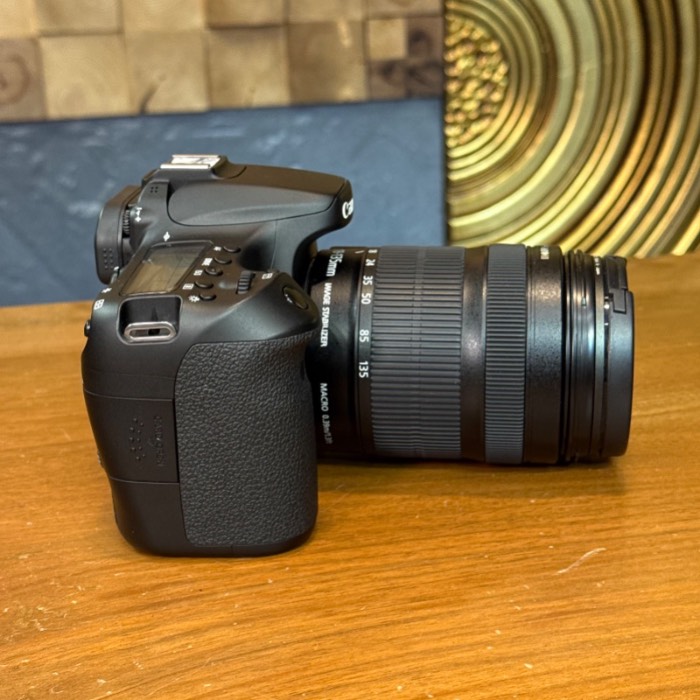 دوربین دست دوم عکاسی کانن Canon EOS 70D Kit 18-135mm f/3.5-5.6 IS STM (6900 شات)