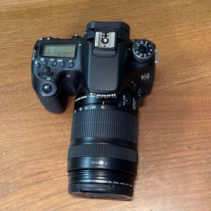 دوربین دست دوم عکاسی کانن Canon EOS 70D Kit 18-135mm f/3.5-5.6 IS STM (6900 شات)