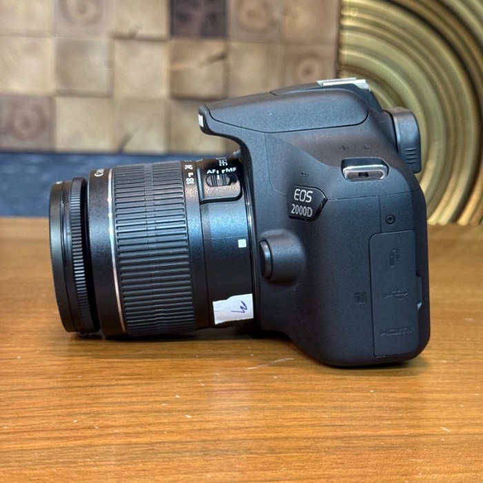 دوربین دست دوم عکاسی کانن Canon EOS 2000D kit EF-S 18-55mm III (5000 شات)