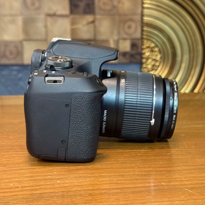 دوربین دست دوم عکاسی کانن Canon EOS 2000D kit EF-S 18-55mm III (5000 شات)