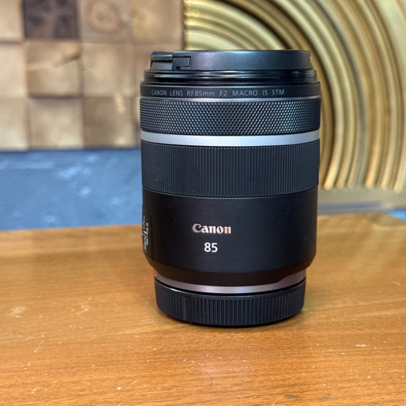 لنز دست دوم کانن Canon RF 85mm f/2 Macro IS STM Lens (جعبه دارد)