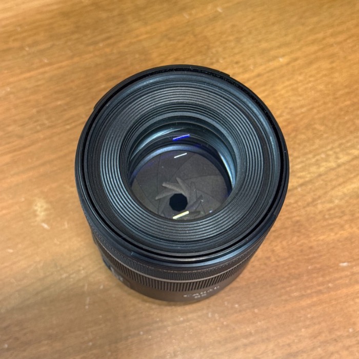 لنز دست دوم کانن Canon RF 85mm f/2 Macro IS STM Lens (جعبه دارد)
