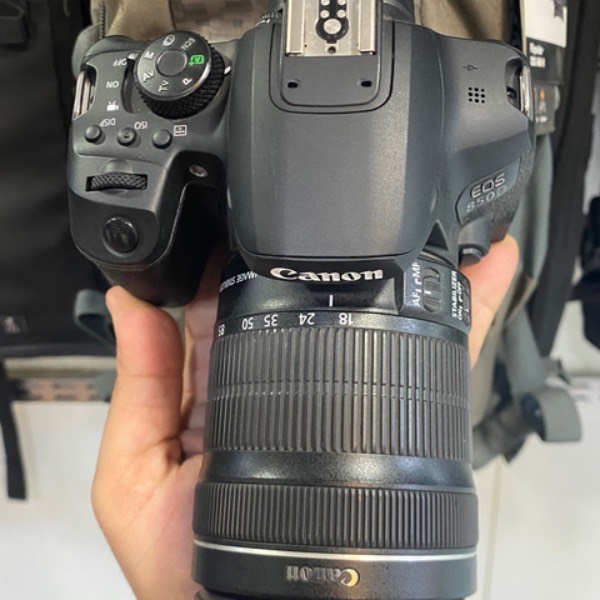 دوربین دست دوم عکاسی کانن Canon EOS 850D kit EF-S 18-135mm f/3.5-5.6 IS STM