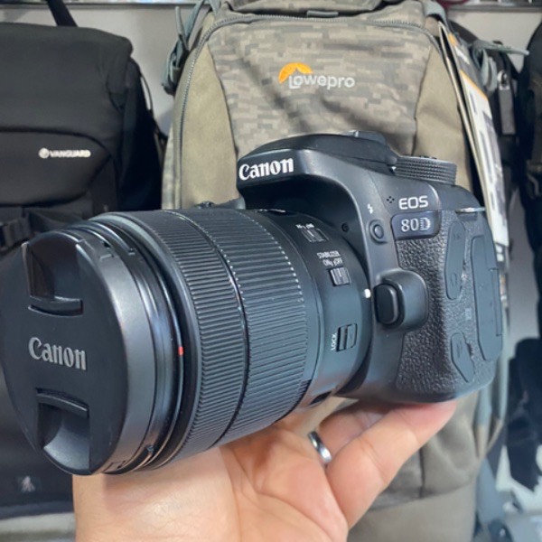 دوربین دست دوم عکاسی کانن Canon EOS 80D Kit 18-135mm f/3.5-5.6 IS USM