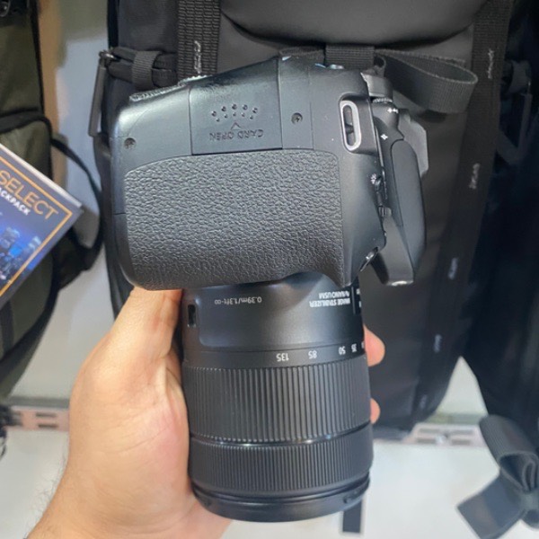 دوربین دست دوم عکاسی کانن Canon EOS 80D Kit 18-135mm f/3.5-5.6 IS USM