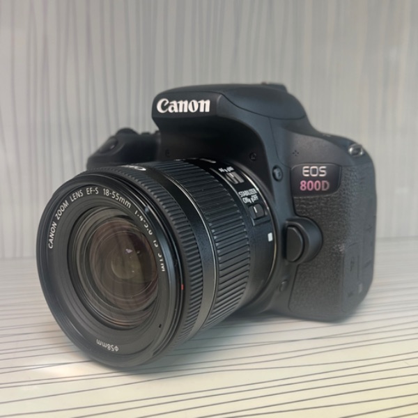 دوربین دست دوم عکاسی کانن Canon EOS 800D Kit 18-55mm f/4-5.6 IS STM (2000 شات)