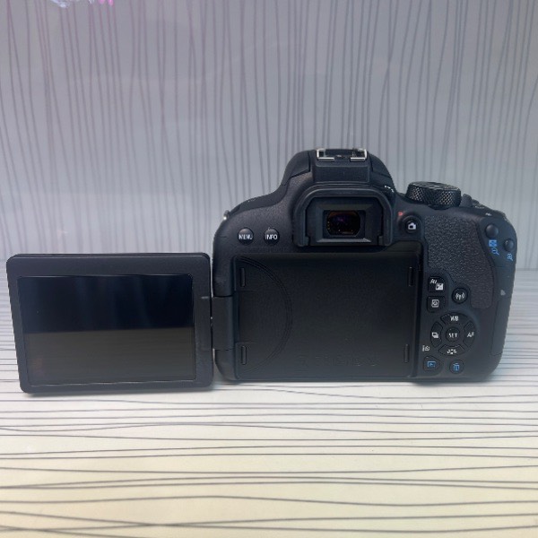 دوربین دست دوم عکاسی کانن Canon EOS 800D Kit 18-55mm f/4-5.6 IS STM (2000 شات)