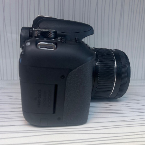 دوربین دست دوم عکاسی کانن Canon EOS 800D Kit 18-55mm f/4-5.6 IS STM (2000 شات)