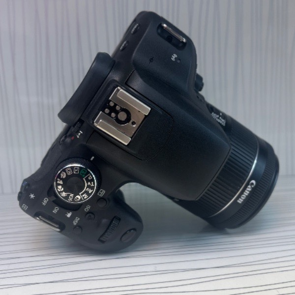 دوربین دست دوم عکاسی کانن Canon EOS 800D Kit 18-55mm f/4-5.6 IS STM (2000 شات)