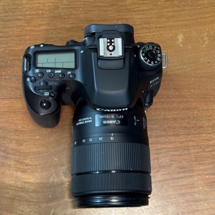 دوربین دست دوم عکاسی کانن Canon EOS 80D Kit 18-135mm f/3.5-5.6 IS USM (12000 شات)