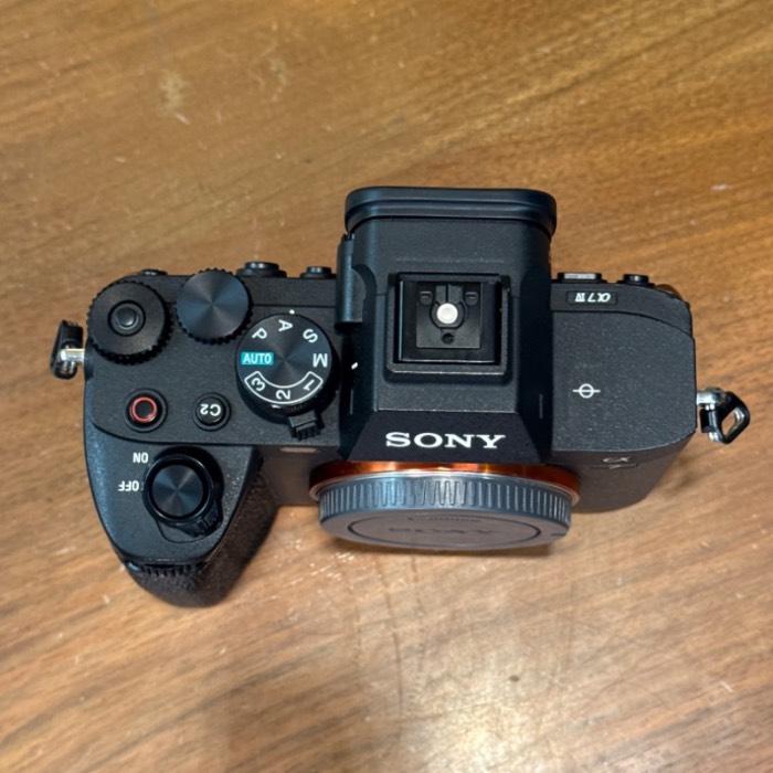 دوربین دست دوم بدون آینه سونی Sony a7 IV Mirrorless Camera Body (9900 شات)