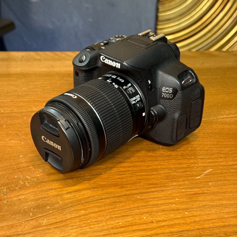 دوربین دست دوم عکاسی کانن Canon EOS 700D Kit 18-55mm f/3.5-5.6 IS STM (7000 شات)