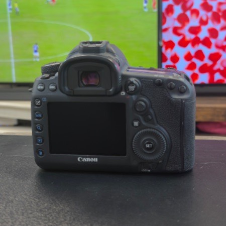 دوربین دست دوم عکاسی کانن Canon EOS 5D Mark IV Body (33/000 شات)