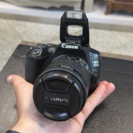 دوربین دست دوم عکاسی کانن  Canon EOS 250D Kit EF-S 18-55 mm f/4-5.6 IS STM (13/000 شات)