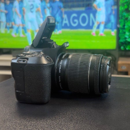 دوربین دست دوم عکاسی کانن  Canon EOS 250D Kit EF-S 18-55 mm f/4-5.6 IS STM (13/000 شات)