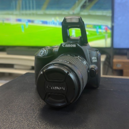 دوربین دست دوم عکاسی کانن  Canon EOS 250D Kit EF-S 18-55 mm f/4-5.6 IS STM (13/000 شات)