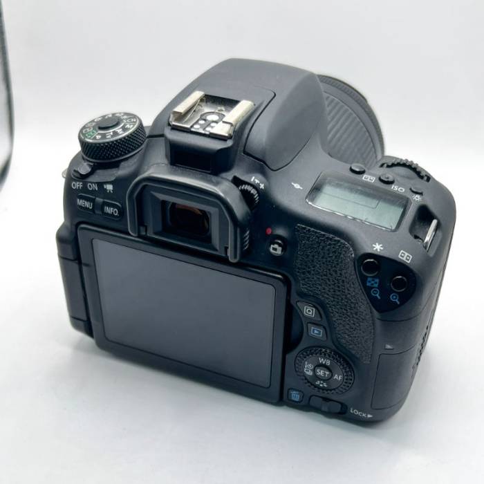 دوربین دست دوم Canon EOS 760D Kit EF-S 18-55 IS STM (31000 شات)