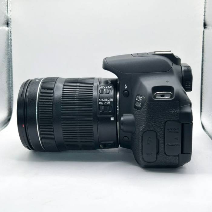 دوربین دست دوم Canon EOS 700D Kit 18-135mm f/3.5-5.6 IS STM Used (فقط 8300 شات)