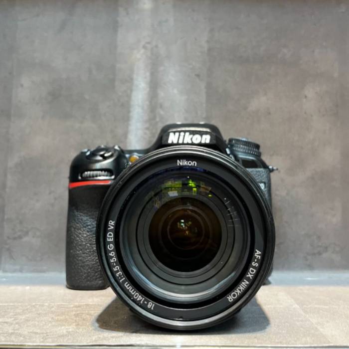 دوربین نیکون دست دوم Nikon D7500 Kit 18-140mm f/3.5-5.6 G VR (17000 شات)