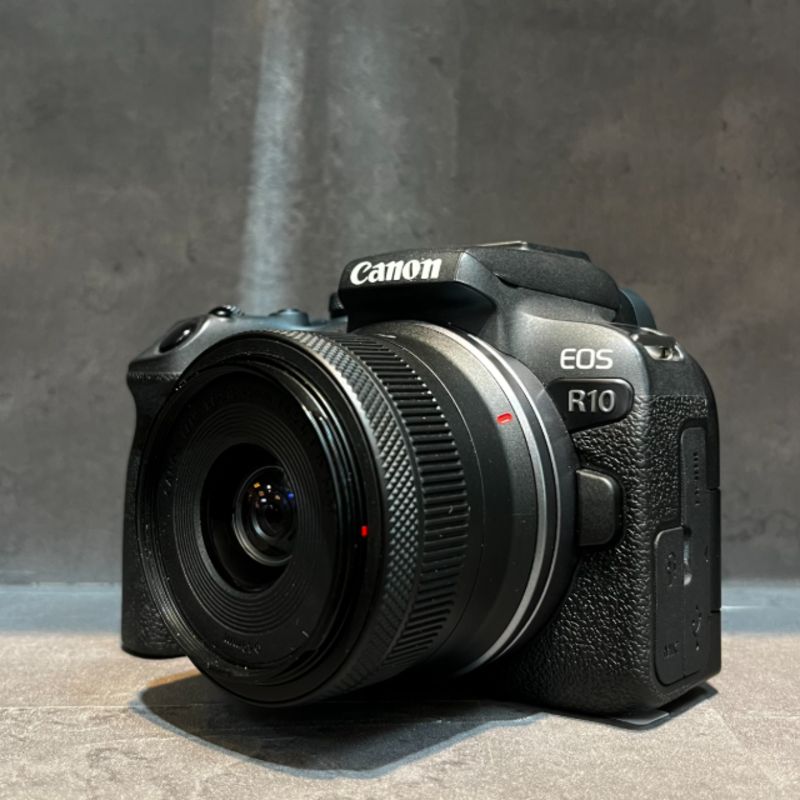 دوربین دست دوم Canon EOS R10 Mirrorless Camera with 18-45mm Lens (3000 شات)