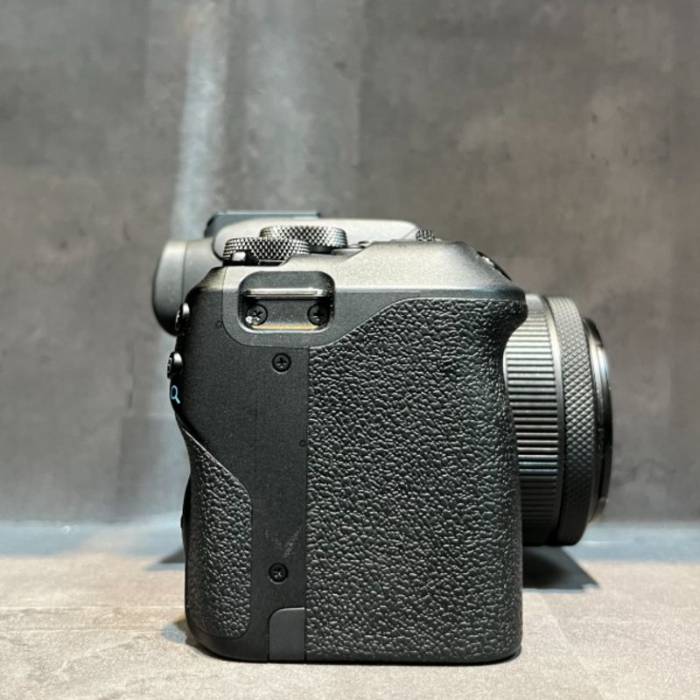 دوربین دست دوم Canon EOS R10 Mirrorless Camera with 18-45mm Lens (3000 شات)
