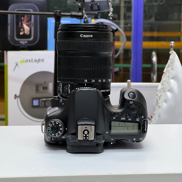 دوربین دست دوم عکاسی کانن Canon EOS 70D Kit 18-135mm f/3.5-5.6 IS STM (12000 شات)