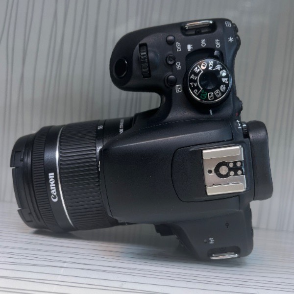 دوربین کانن دست دوم Canon EOS 800D Kit 18-55mm f/4-5.6 IS STM(8500 شات)