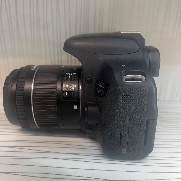 دوربین کانن دست دوم Canon EOS 800D Kit 18-55mm f/4-5.6 IS STM(8500 شات)