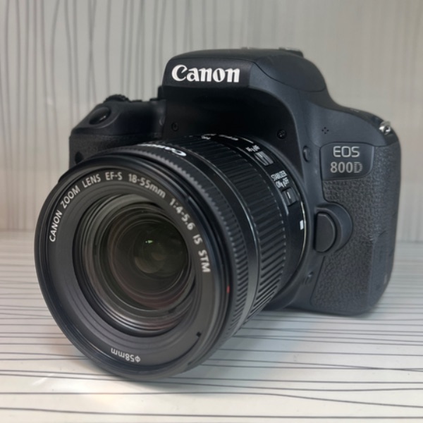 دوربین کانن دست دوم Canon EOS 800D Kit 18-55mm f/4-5.6 IS STM (6000 شات)