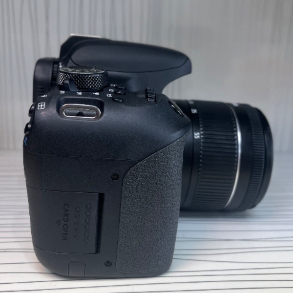 دوربین کانن دست دوم Canon EOS 800D Kit 18-55mm f/4-5.6 IS STM (6000 شات)